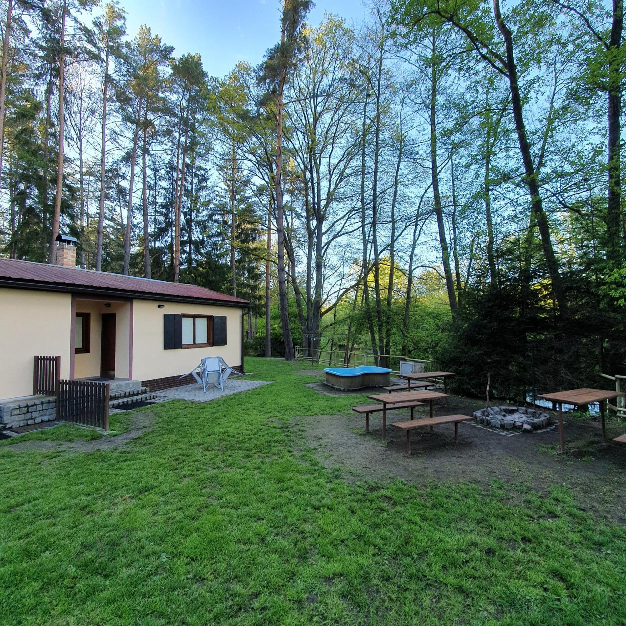 Rekreacni Chata Val Veseli nad Luznici Exterior photo